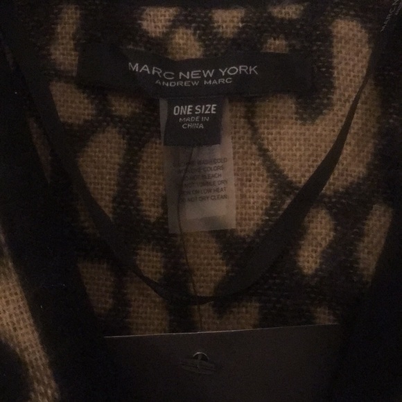 Gorgeous Marc NY Leopard Pancho - Picture 2 of 4